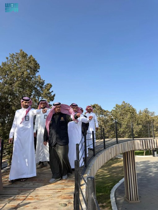 أمين الباحة يتفقد جاهزية الحدائق لاستقبال زوار عيد الفطر